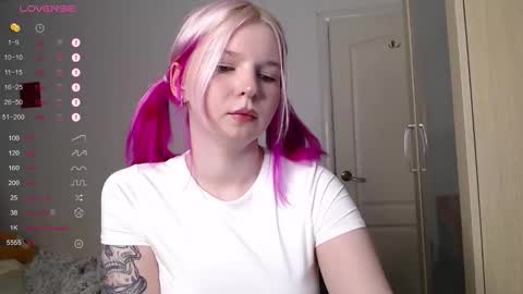 Snapshot of annamilky chatting on October 17, 2025, 3:14 pm annamilky online show from October 17, 2025, 3:14 pm