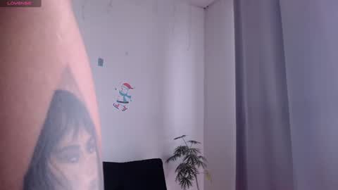 Snapshot of anni_wine___ chatting on December 9, 2024, 7:18 pm ANNI online show from December 9, 2024, 7:18 pm