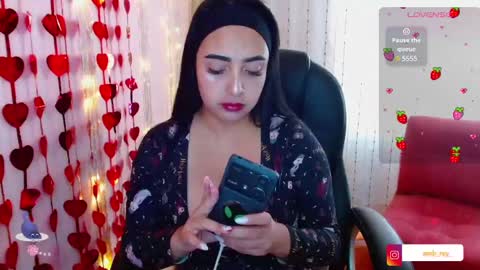 Snapshot of anniehh_ chatting on March 3, 2025, 5:50 pm   Annie  Independent model Hello all offline tokens are appreciated  thank you for your support.33 online show from March 3, 2025, 5:50 pm