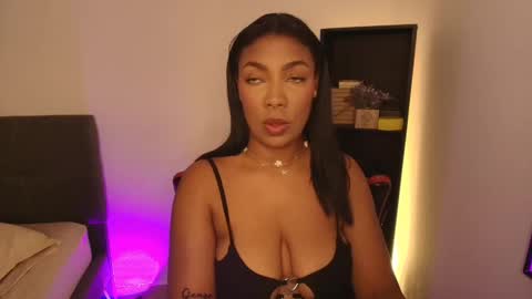 Snapshot of anniejasmin_ chatting on December 5, 2024, 8:44 am A N N I E online show from December 5, 2024, 8:44 am