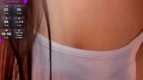 Snapshot of anniie_james_ chatting on October 22, 2025, 11:54 am Annie online show from October 22, 2025, 11:54 am