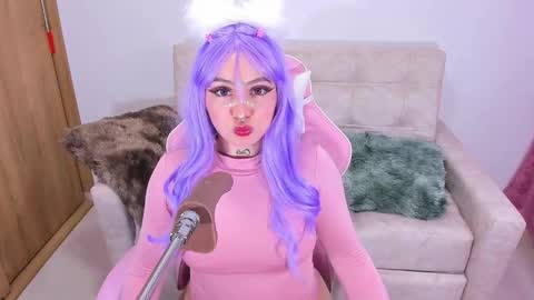 Snapshot of annika_03 chatting on December 25, 2024, 1:20 am Gise. online show from December 25, 2024, 1:20 am