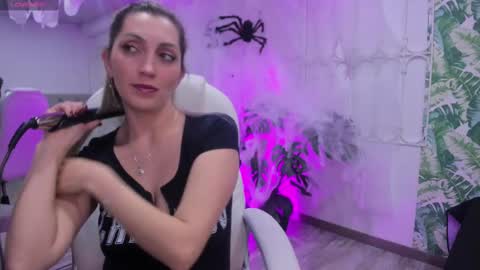 Anny online show from October 2, 2025, 12:45 pm