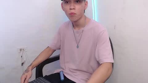 Snapshot of anoine_dirty chatting on October 19, 2025, 5:35 pm Antoine Dirty online show from October 19, 2025, 5:35 pm