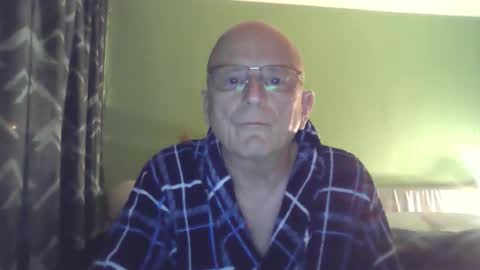 Snapshot of antmatt2025 chatting on October 19, 2025, 4:57 am antmatt2025 online show from October 19, 2025, 4:57 am