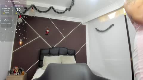 Snapshot of antonellarosss chatting on January 13, 2025, 12:13 pm A N T O N E L L A online show from January 13, 2025, 12:13 pm