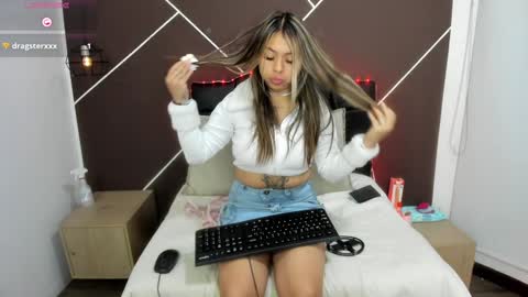 Snapshot of antonellarosss chatting on January 23, 2025, 11:37 am A N T O N E L L A online show from January 23, 2025, 11:37 am
