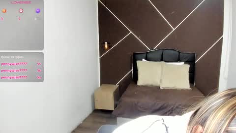 Snapshot of antonellarosss chatting on February 19, 2025, 2:44 pm A N T O N E L L A online show from February 19, 2025, 2:44 pm