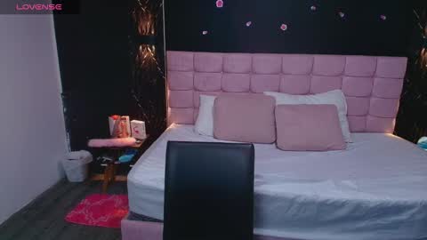 Snapshot of antonellarosss chatting on October 7, 2025, 12:13 pm A N T O N E L L A online show from October 7, 2025, 12:13 pm