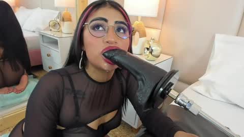 Snapshot of antoniaross chatting on February 21, 2025, 9:00 pm Antonia online show from February 21, 2025, 9:00 pm