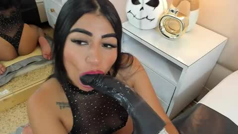 Snapshot of antoniaross chatting on October 14, 2025, 7:47 pm Antonia online show from October 14, 2025, 7:47 pm
