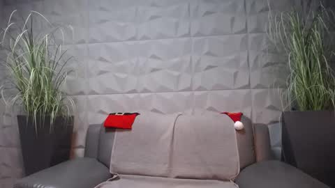 HI My name is Antonio online show from December 1, 2024, 8:09 pm