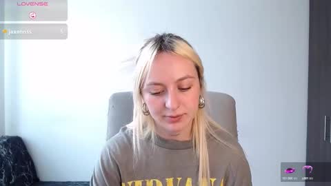 Snapshot of anttoniia chatting on December 13, 2024, 6:59 pm Antonia online show from December 13, 2024, 6:59 pm