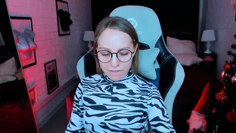 Snapshot of aphexqueen chatting on December 6, 2024, 4:49 pm APHEX QUEEN online show from December 6, 2024, 4:49 pm