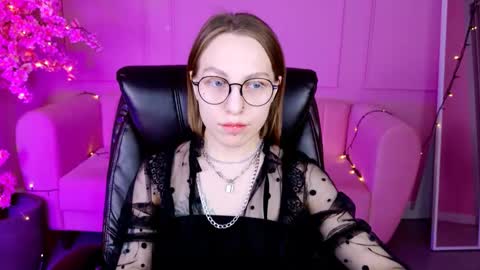 Snapshot of aphexqueen chatting on January 27, 2025, 12:16 pm APHEX QUEEN online show from January 27, 2025, 12:16 pm