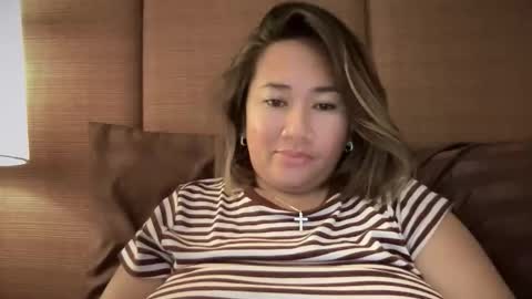 Snapshot of apple_pie_love chatting on October 14, 2025, 2:40 pm Anika online show from October 14, 2025, 2:40 pm