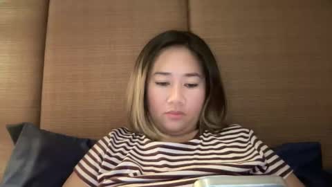 Snapshot of apple_pie_love chatting on October 19, 2025, 9:21 am Anika online show from October 19, 2025, 9:21 am