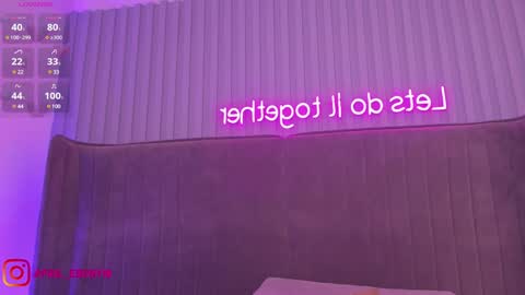 Snapshot of april_ebony18_ chatting on January 24, 2025, 1:47 pm April online show from January 24, 2025, 1:47 pm