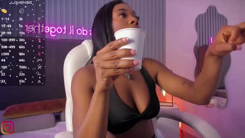 Snapshot of april_ebony18_ chatting on January 29, 2025, 10:37 am April online show from January 29, 2025, 10:37 am