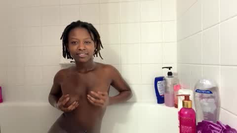 Snapshot of aquamoonsiren chatting on November 11, 2025, 5:35 pm Aqua Siren online show from November 11, 2025, 5:35 pm