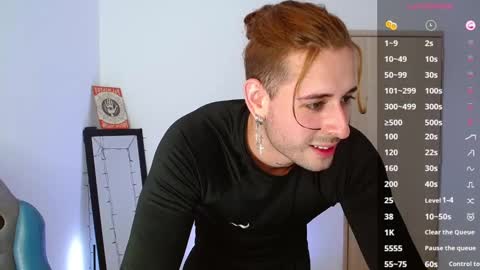 Snapshot of ares_blue chatting on February 24, 2025, 1:42 pm ares blue online show from February 24, 2025, 1:42 pm