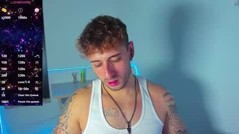 Snapshot of ares_blue chatting on October 22, 2025, 1:22 pm ares blue online show from October 22, 2025, 1:22 pm