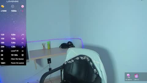 Snapshot of ares_blue chatting on October 24, 2025, 2:46 pm ares blue online show from October 24, 2025, 2:46 pm