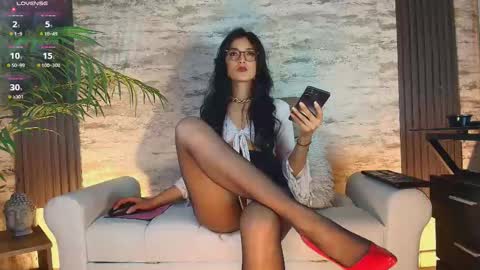 Snapshot of aretha_hose chatting on October 10, 2025, 1:04 am Aleja online show from October 10, 2025, 1:04 am