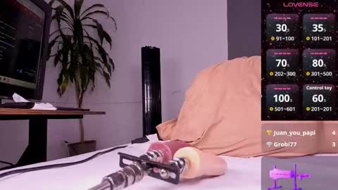 Snapshot of ariana_nix chatting on September 23, 2025, 8:12 pm ariana_nix online show from September 23, 2025, 8:12 pm