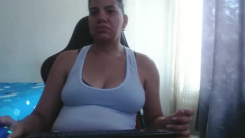 ariannaloovel online show from October 9, 2025, 5:11 pm