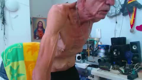 armaduradeacero online show from November 18, 2025, 6:45 pm