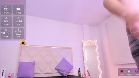 Snapshot of aron_tay chatting on December 23, 2024, 3:29 am  your aron  online show from December 23, 2024, 3:29 am