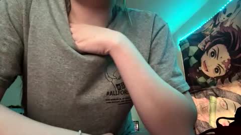 Snapshot of ashleyynicholee chatting on October 24, 2025, 8:27 pm ashleyynicholee online show from October 24, 2025, 8:27 pm