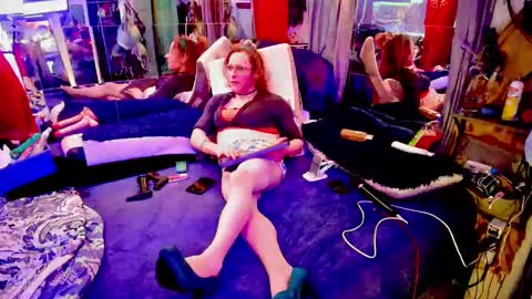 Snapshot of ashmomo chatting on December 24, 2024, 7:39 am ashmomo online show from December 24, 2024, 7:39 am