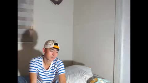 Snapshot of asiancummer_bry69 chatting on March 10, 2025, 3:34 am Bry online show from March 10, 2025, 3:34 am