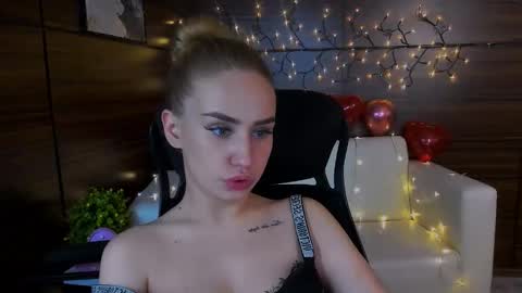 Snapshot of asol_muah chatting on March 4, 2025, 1:12 am Asol online show from March 4, 2025, 1:12 am