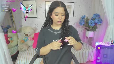 Snapshot of atena_cuteee chatting on December 6, 2024, 10:41 pm sofia online show from December 6, 2024, 10:41 pm