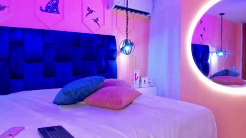 Snapshot of atenea_cute21 chatting on December 12, 2024, 4:04 am Athenea online show from December 12, 2024, 4:04 am