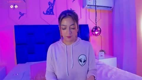 Snapshot of atenea_cute21 chatting on February 8, 2025, 9:35 am Athenea online show from February 8, 2025, 9:35 am