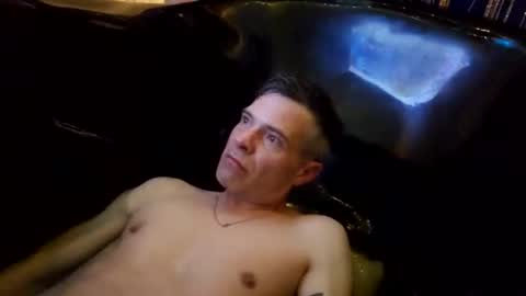 Snapshot of athandrew chatting on January 8, 2025, 7:55 am jonnyandrew online show from January 8, 2025, 7:55 am