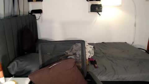 Snapshot of athisamore chatting on February 7, 2025, 9:47 am athisamore online show from February 7, 2025, 9:47 am