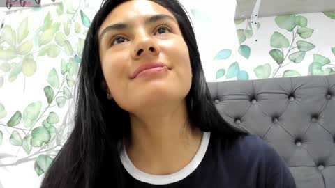 Snapshot of atilana_diaz chatting on January 14, 2025, 7:00 pm Atilana Diaz online show from January 14, 2025, 7:00 pm