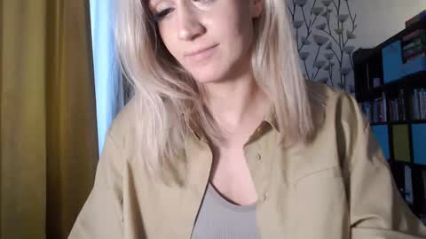 Aurelyie online show from December 11, 2024, 11:19 am