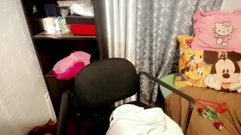 cute online show from February 14, 2025, 11:42 pm