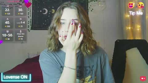 Snapshot of aurora_worker chatting on December 27, 2024, 3:48 pm Aurora online show from December 27, 2024, 3:48 pm