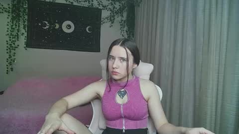 Snapshot of aurora_worker chatting on October 9, 2025, 12:19 am Aurora online show from October 9, 2025, 12:19 am