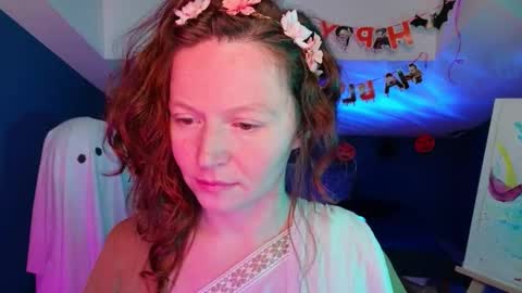 Snapshot of auroraborealis__ chatting on October 31, 2025, 7:09 am auroraborealis__ online show from October 31, 2025, 7:09 am