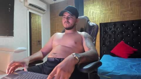 A X E L online show from October 23, 2025, 4:01 am