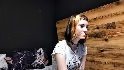 Snapshot of ayannapoellinetz chatting on October 7, 2025, 6:21 am Eva online show from October 7, 2025, 6:21 am