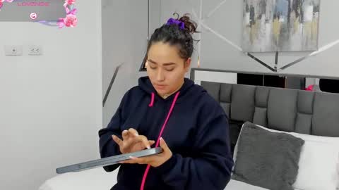 Snapshot of ayla_martinez chatting on January 30, 2025, 8:43 am Ayla online show from January 30, 2025, 8:43 am